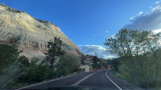 Wir fahren in die Abenddämmerung