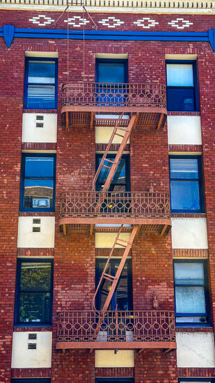 Wir sitzen ganz oben im Bus und haben die beste Aussicht