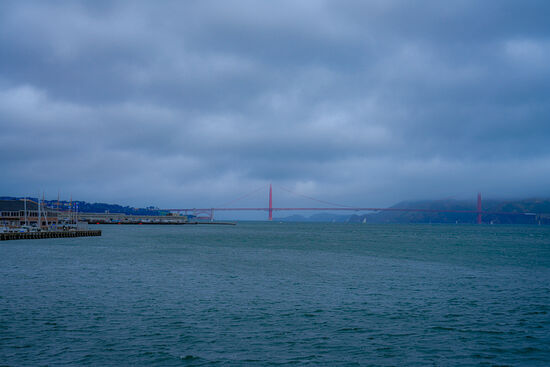 Thomas geht ganz nach oben um Fotos zu machen, denn man hat tollen Blick auf die „Golden Gate Bridge“
Ich sitze lieber unten im Windstillen…