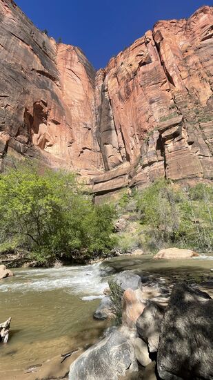 Je enger der Canyon, desto höher und reißender das Wasser.