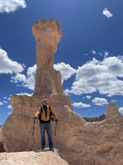 Kritischer Blick: Thomas denkt bestimmt schon an den Aufstieg, dabei sind wir ja noch nicht einmal ganz unten 