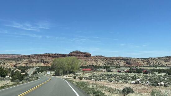 Ein paar wenige Häuser, ganz verstreut