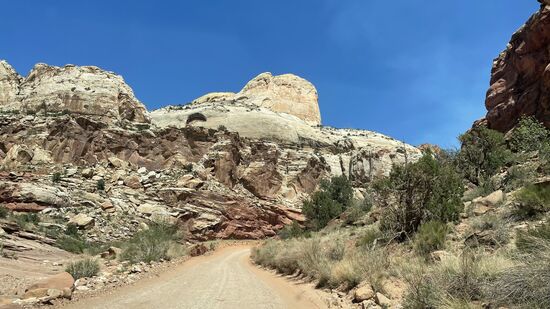 Der Weg ist sehr angenehm, die Temperatur etwa bei knappen 30 Grad