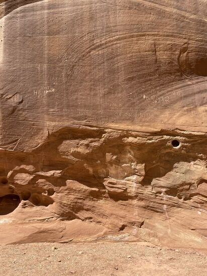 Die Schluchten wurden einst von Wasser geschliffen