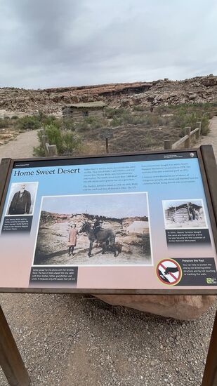 Beim Parkplatz ist die „Wolfe Ranch“ -John Wesley liess sich hier einst mit seinem ältesten Sohn Fred nieder