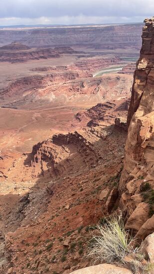 Die Gegend wurde 1991 für den Film „Thelma&amp;Louise“ und später für eine Kletterszene von Tom Cruise in „Mission impossible“  Kulisse und Drehort