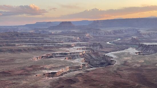 Hier gelingen uns zu später Stunde—nach 20 Uhr - ein paar schöne Aufnahmen, hier sieht man den „Green River“