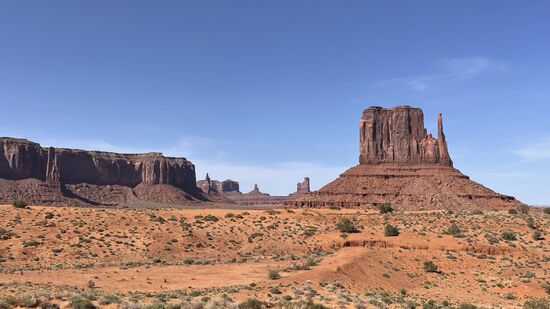 Bobbie, unser Guide bei der Tour, ist natürlich auch indianischer Herkunft.-heute leben noch 300 Navajo im Monument Valley und pflegen ihre Traditionen