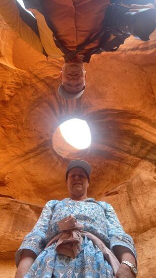 Einer der vielen Fototricks, die Bobbie so drauf hat…