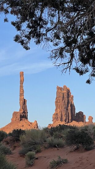 Totempfahl wird dieser Fels genannt