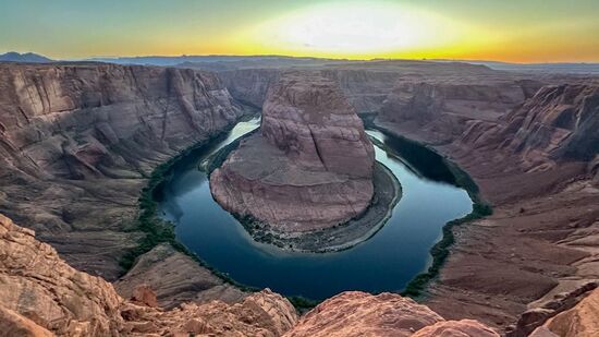 Der Colorado-River macht hier eine 180 Grad Wendung und von oben sieht es aus wir ein Hufeisen. Daher der Name.