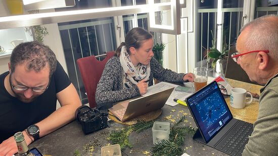 Zwischendurch kontaktieren wir immer mal wieder Denis und wir stricken immer wieder den Plan um--schließlich haben wir es aber geschafft.