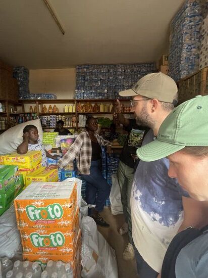 Es ist sehr eng im Laden 