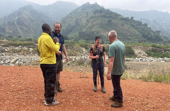 Nach einer Stunde treffen die beiden mit einem Teil der Truppe ein: nass, kaputt aber glücklich über dieses einmalige Erlebnis