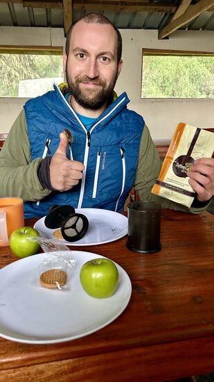 Nach Ankunft am Camp gibt’s immer erstmal Tee, Kakao oder Kaffee mit Keksen