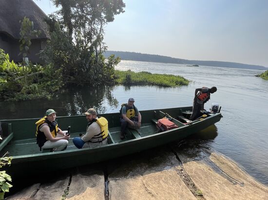 Abfahrt! Wir werden zurück aufs Festland gebracht…