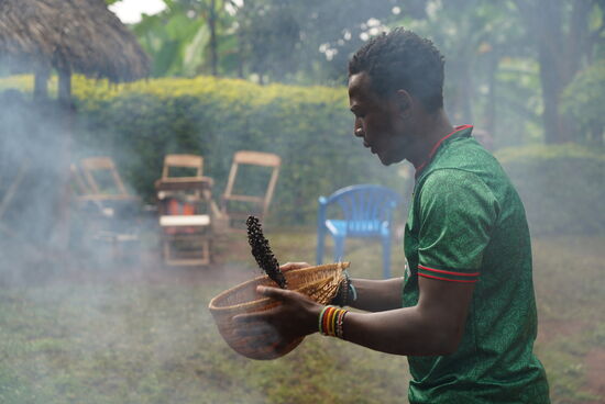 William hilft den Bohnen beim Abkühlen…