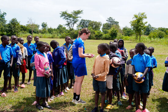 Für die Gemeinschaft gibt es noch 3 Fußbälle …