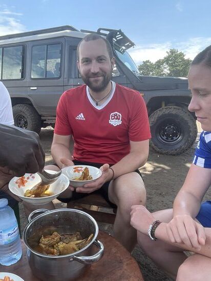 Huhn in einer leckeren Brühe—später erfahren, wir das Rezept