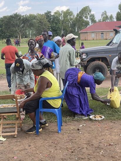 Unermüdlich geht es weiter mit dem Verteilen…