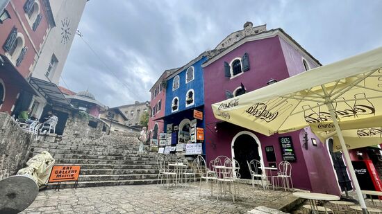 Hübsche bunte Häuser -zum Glück keine Menschenmassen. Die Hauptsaison ist wohl vorbei
