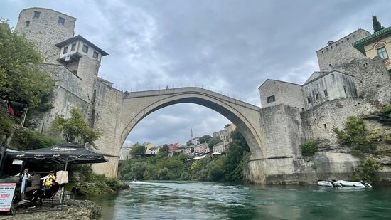 Weiter hinten ist die „Stari Most“