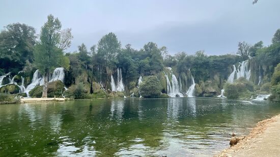 Wir dürfen sie noch trocken genießen, aber nach einer Stunde fängt es an zu regnen