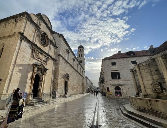 Wir freuen uns dass wir noch so viel Ruhe haben und machen uns auf in die Altstadt