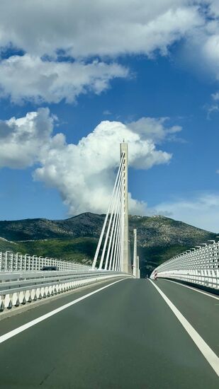 Dann gehts weiter —wieder über die Peljesac-Brücke…