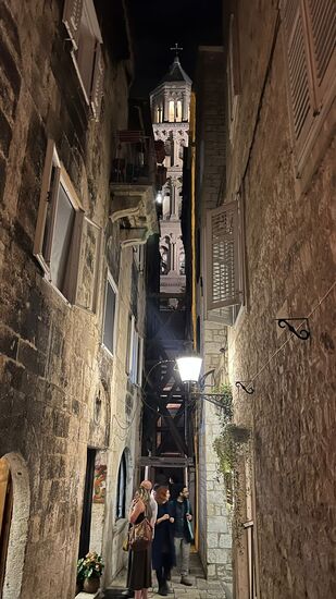 Wir bleiben bis ca 20 Uhr und fahren dann wieder per Uber zurück ins Hotel