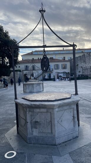 Platz der 5 Brunnen…