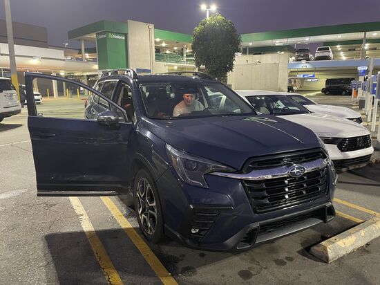 Um 17 Uhr nach hiesiger Zeit haben wir schon unseren Leihwagen