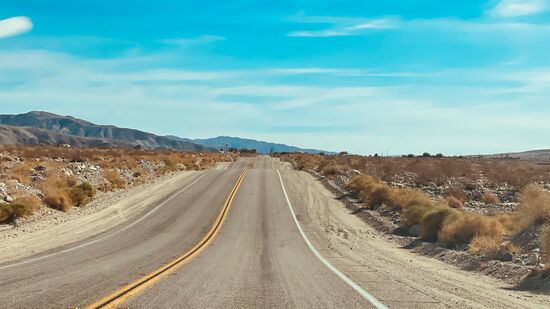 Auf gehts—durch den Joshua Nationalpark, durch die Mojave Wüste…
