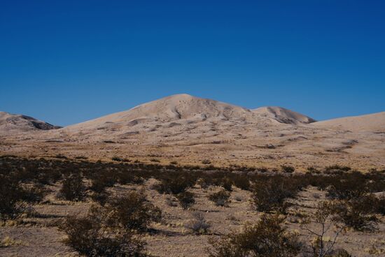 Wir machen einen kurzen Umweg zu den Kelso Dünen.