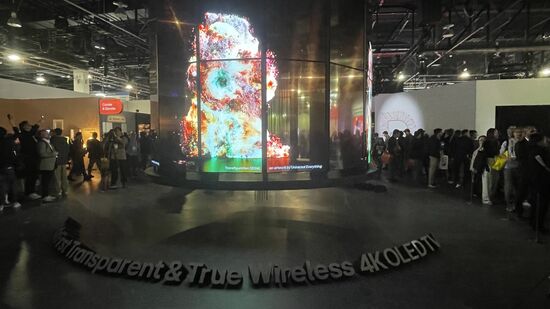 Die CES ist eine Consumer Electronics Messe und ist weltweit die Leitmesse. Was hier jetzt gezeigt wird, kommt in den nächsten Jahren nach Europa.