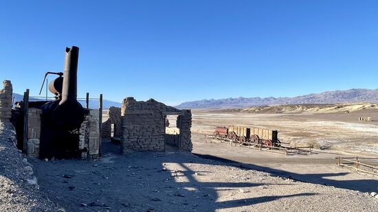 1884 baute T. Coleman dieses Werk in Harmony, welches 40 Männer beschäftigte, die täglich 3 Tonnen Borax produzierten. Überwiegend waren es chinesische Arbeiter, die das unreine Borax aus dem Boden holten und mit einspännigen Karren zur Boraxfabrik brachten. Dort wurde es vor dem Ausliefern gereinigt.