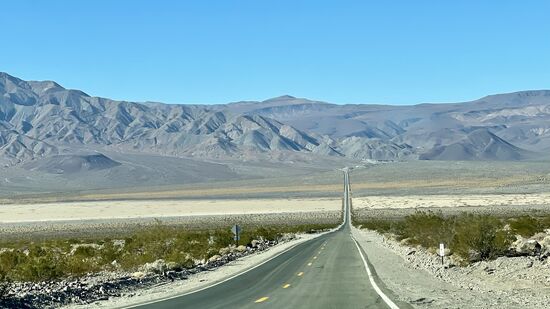 Wir nähern uns dem unheimlichen Ort „Trona“