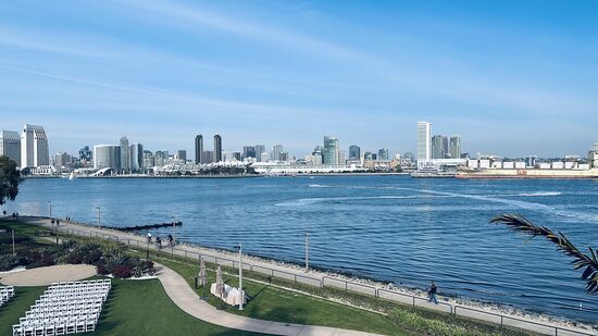 Von unserem Zimmer haben wir eine tolle Aussicht auf die Skyline von San Diego-da freuen wir uns auf das Feuerwerk heute Abend