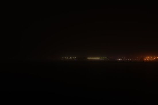 …und so um Mitternacht.
Wir hören das Feuerwerk, aber wir sehen tatsächlich garnichts! Alles liegt im Nebel