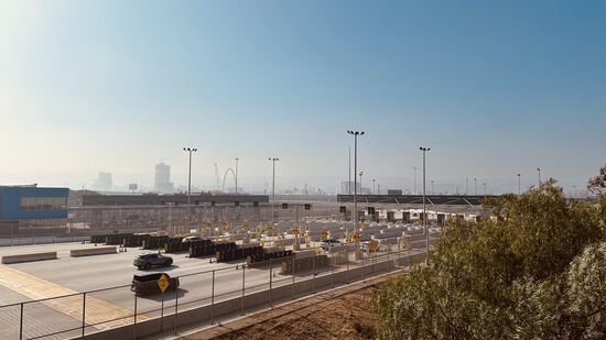 Grenzübergang an der Autobahn, da ist es noch sehr leer