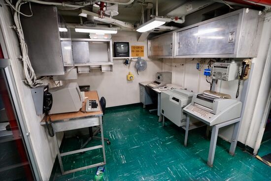 Hier die Fernschreiber, Telegrafen, etc.