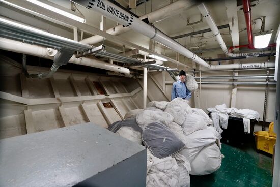 Man kann kaum erahnen, wieviel Wäsche hier gewaschen wurde. Bei 4.104 Mann Besatzung fällt schon reichlich was an.
