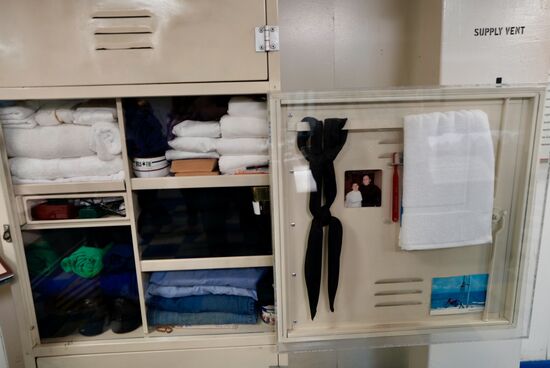 Hier ein Beispiel eines Spind. Jeder Zentimeter ist hier ausgenutzt, viel  Platz gab es nicht.
- schon garnicht für private Dinge