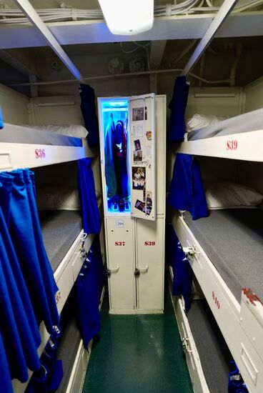 Die Kojen der Mannschaft. Recht eng. Da heißt es auf jedem Fall Rücksicht aufeinander nehmen.