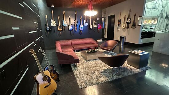 Dieser Bereich ist abgesperrt, aber für ein Foto öffnet man uns gerne