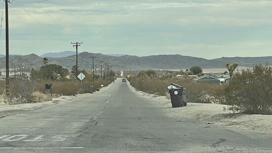 Wir haben uns eine ganz besondere Unterkunft über Airbnb mitten im Nirgendwo des Parks gebucht.