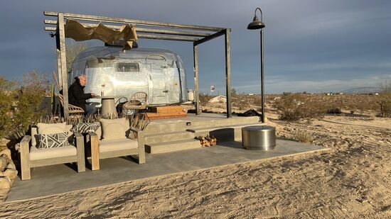 Nett und liebevoll ausgestettet. Die Besitzer haben 2 Jahre gebraucht um ihn wieder in den Originalzustand von 1956 zu versetzen