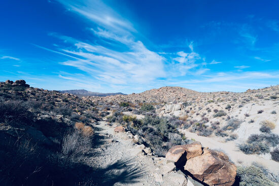 Dieser Trail ist recht leicht. An schwierigen Passagen sind Stufen in den Felsen geschlagen.