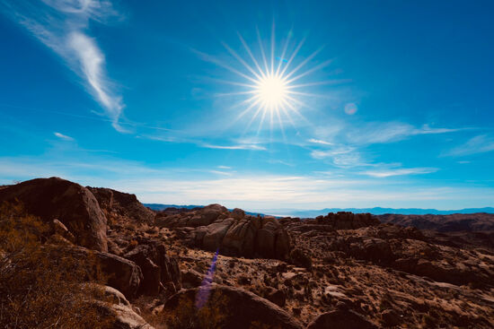 Im Hintergrund ist der Salton See zu sehen.