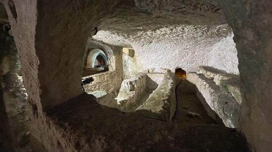 Hier sind nur sehr wenige Besucher, der Ort wird auch nicht groß beworben